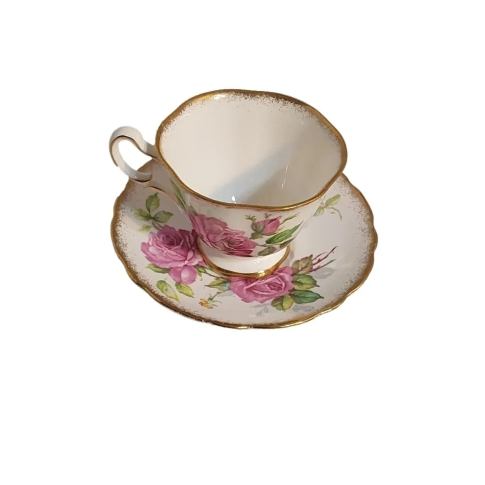 ROYAL  STAFFORD BERKELEY ROSE FINE‎ BONE CHINA  TEA CUP